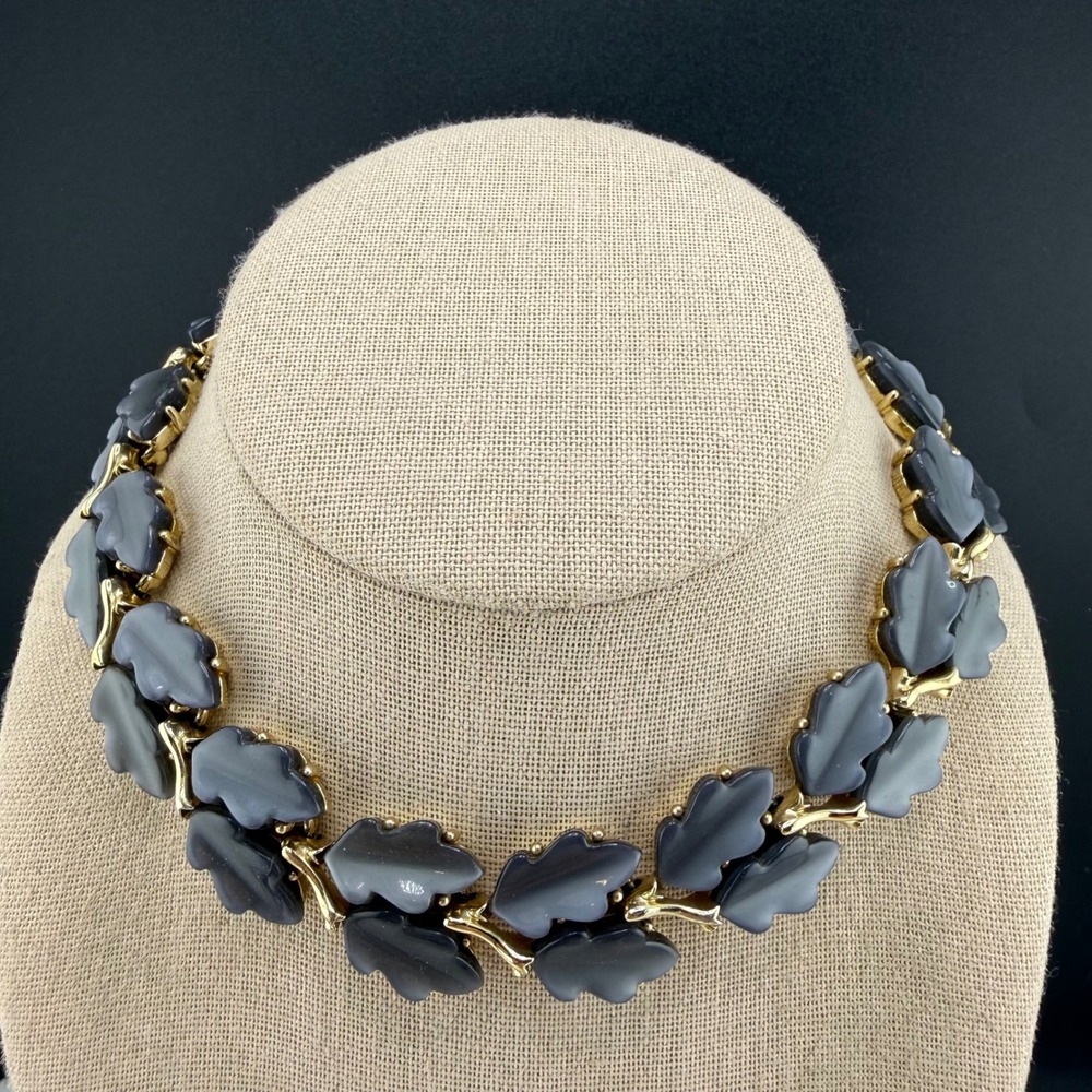 Vintage‎ Lisner Necklace Gray Thermoset Plastic Oak Leaf Gold Tone  17in